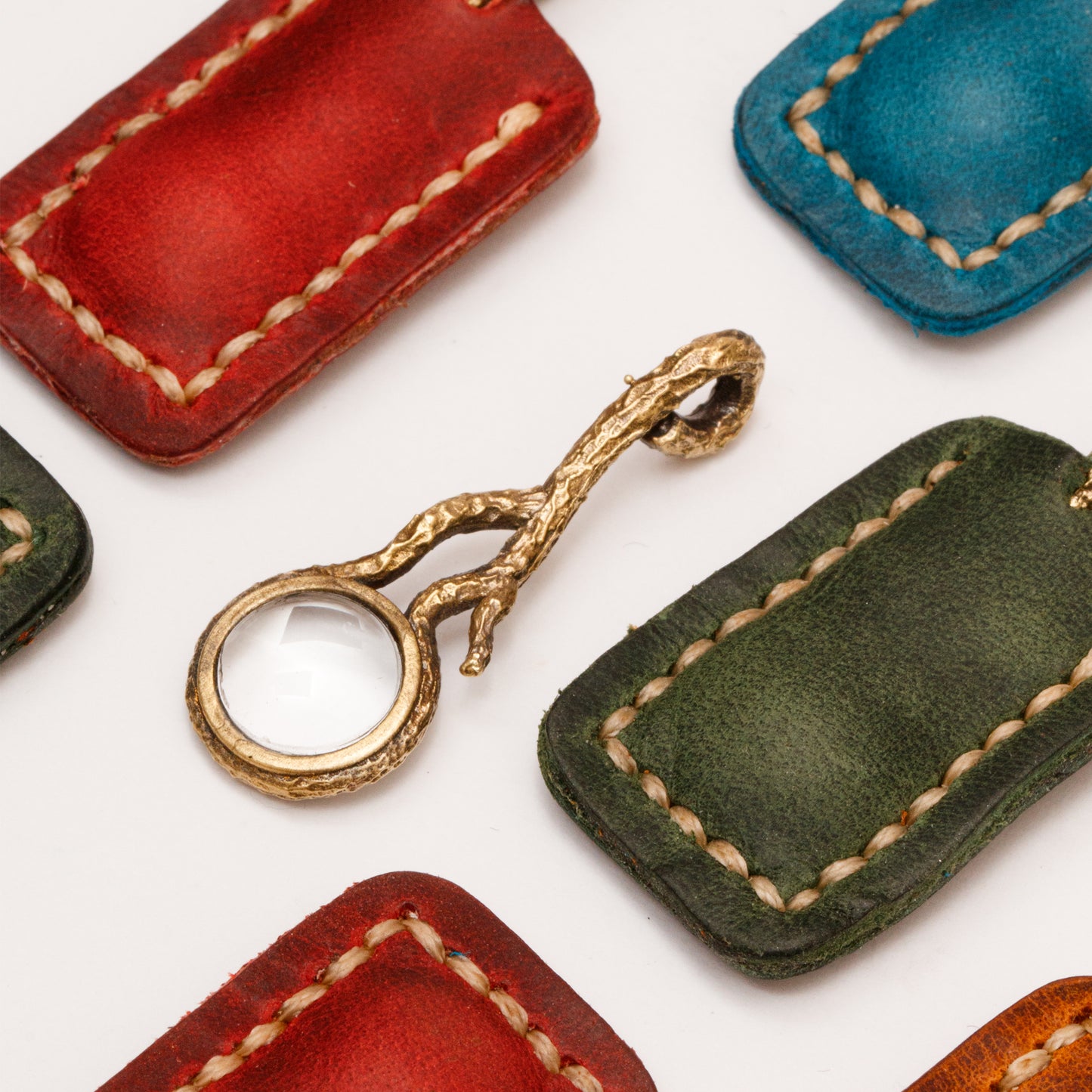 Ağaç Dalı Büyüteç