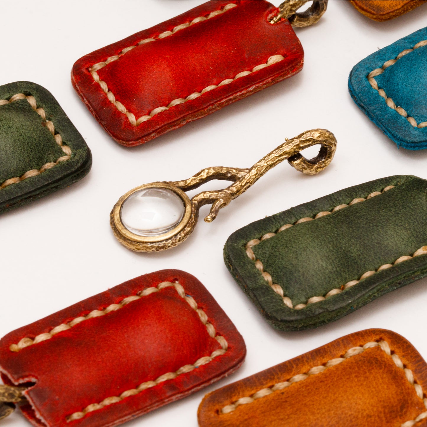 Ağaç Dalı Büyüteç