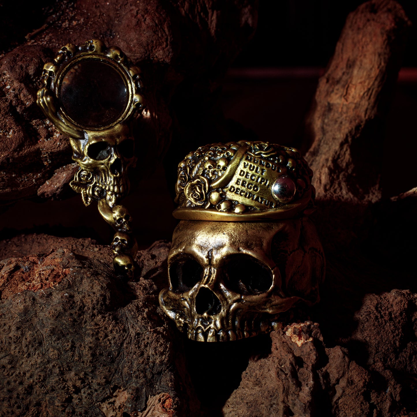 ''Vanitas'' mürekkep şişesi