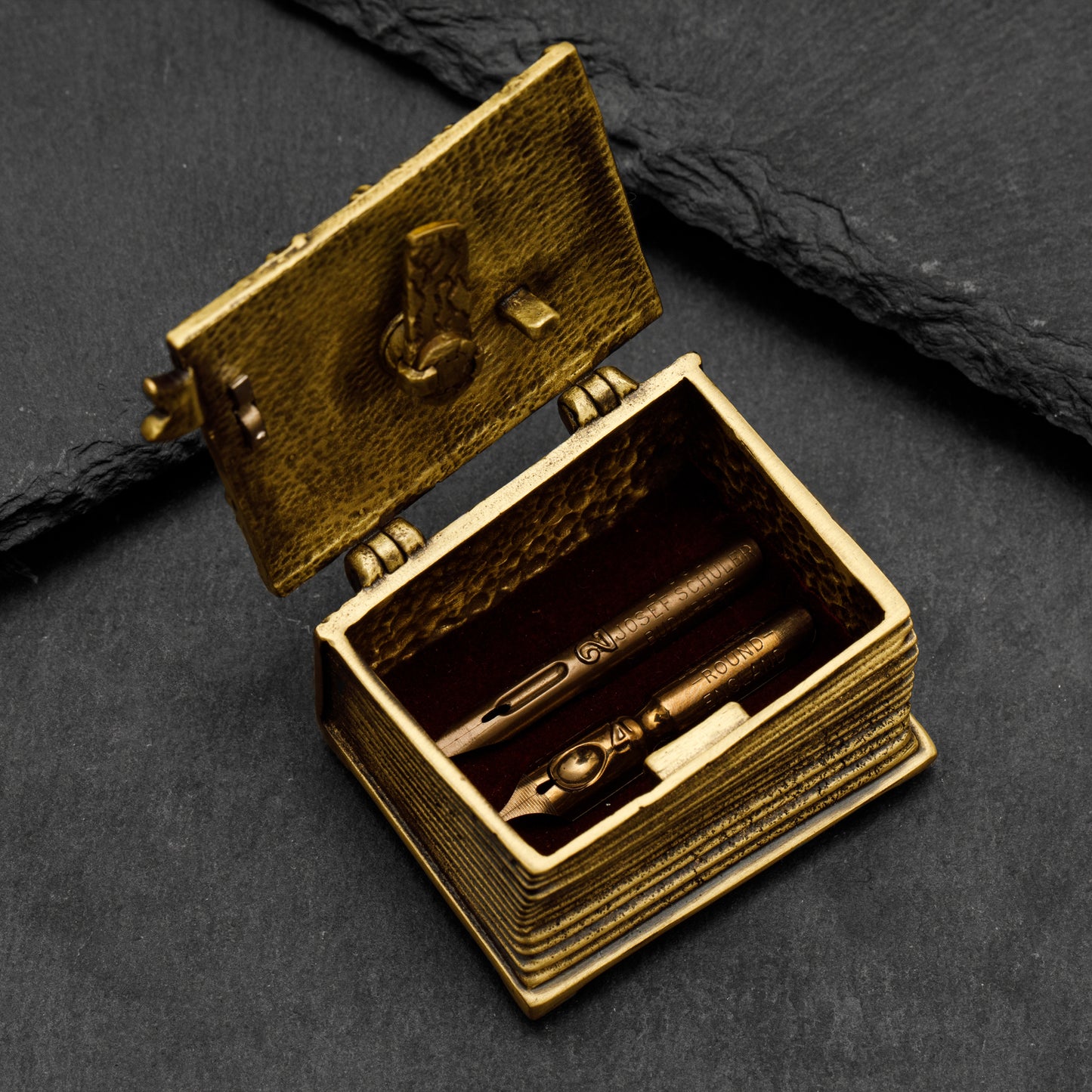 Vanitas Tip Box