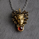 Medusa Retro Kolye