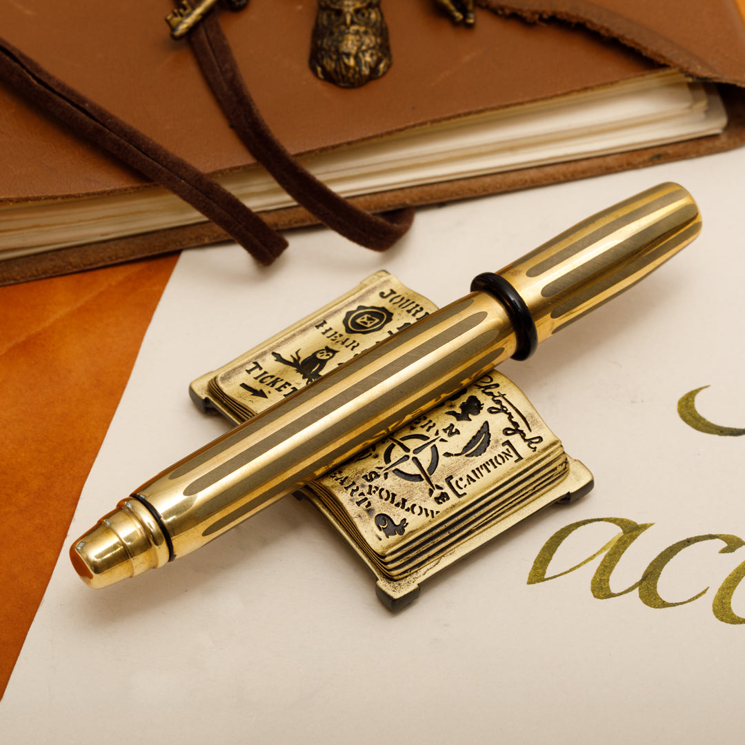 Follow Your Heart / Pen Stand