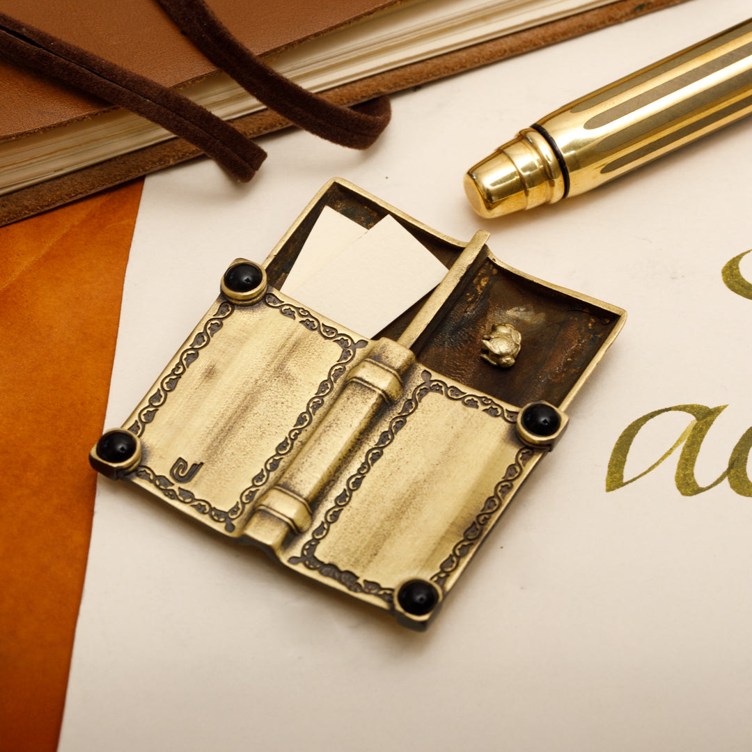Follow Your Heart / Pen Stand